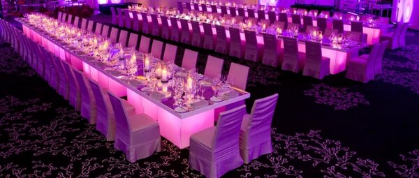 banquet tables mirror royal tables.jpg