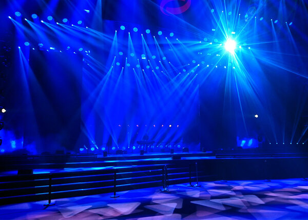 Practical Guide to DMX Lighting Consoles: An essential overview for navigating the professional lighting world AE-Console luci DMX-05.jpg