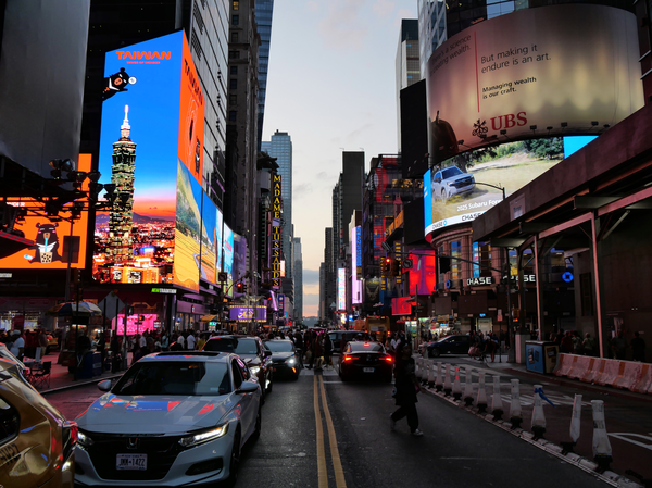 AE - Videoproiettori vs. LED wall - 14.JPG