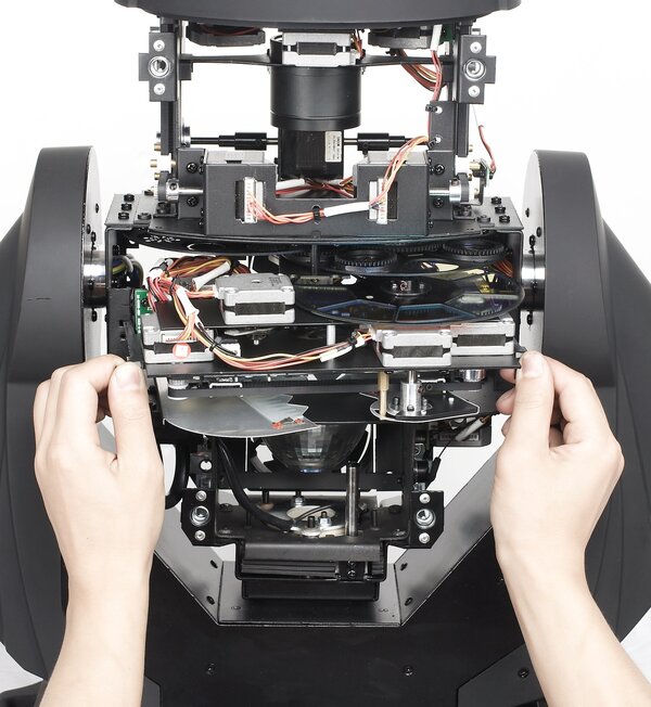 AE-Dentro a una testa mobile-05.jpg