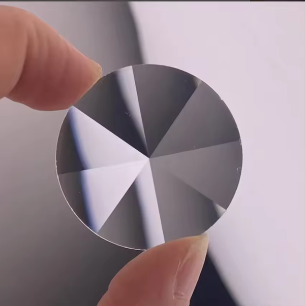 AE-Dentro a una testa mobile-11.avif