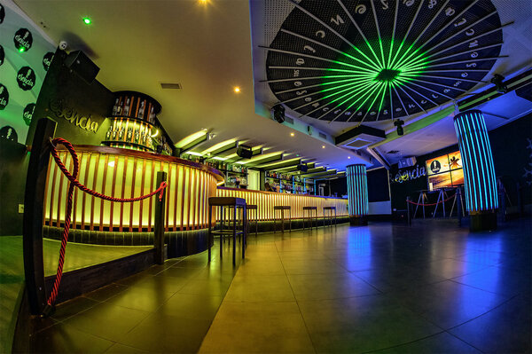 AE - MADRIX, il controller luci che va oltre gli effetti speciali per i live show - 08.jpg